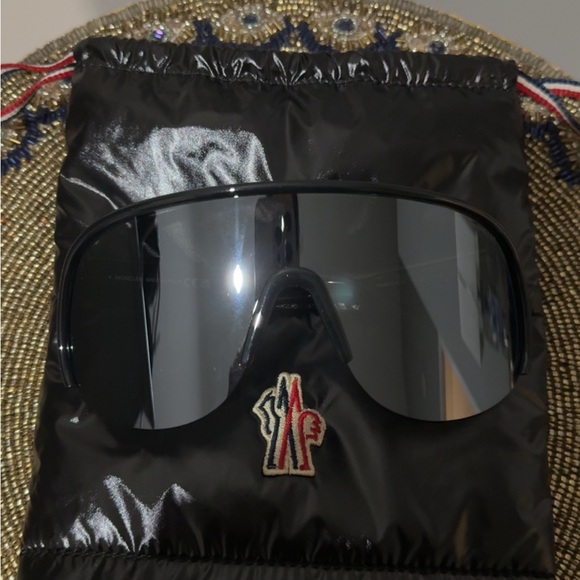 Moncler Black Shield Ski SunGlasses Goggles New Never Worn W/Original Case - Picture 6 of 10